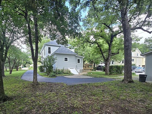 3rd image of 809 E Peoria St