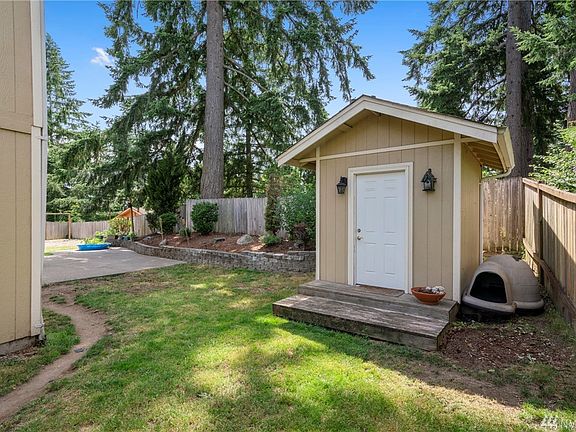 4th image of 8802 Milbanke Dr SE