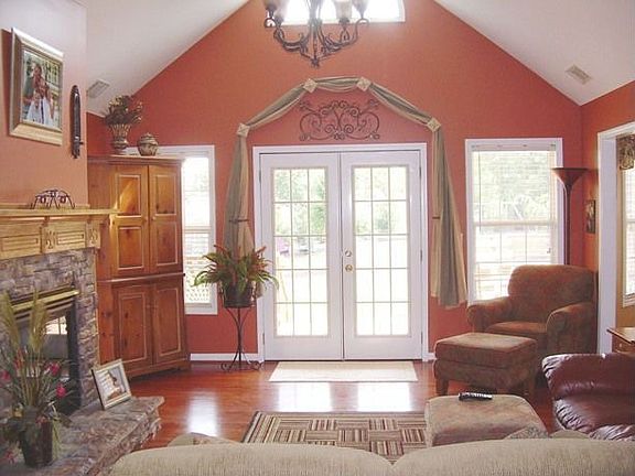 Hearth Room w/oak built-ins