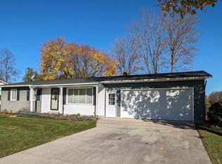3327 Shane Dr, Bay City, MI