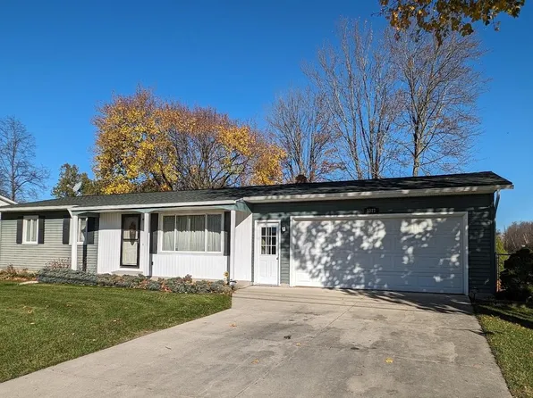 3327 Shane Dr, Bay City, MI 48706