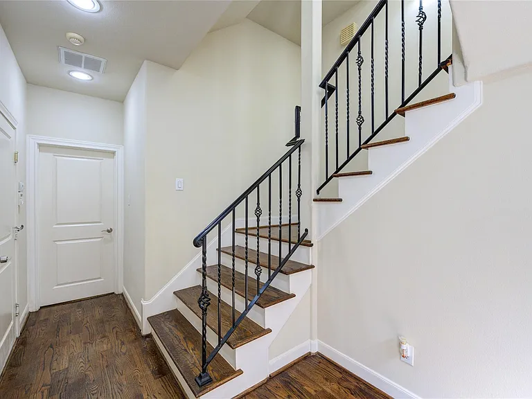 5813 Washington Ave #B — Photo 5
