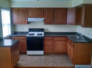 16 Beckside Rd, North Providence, RI 02911