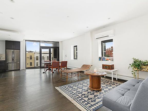 3rd image of 1314 Jackson Ave APT 5E