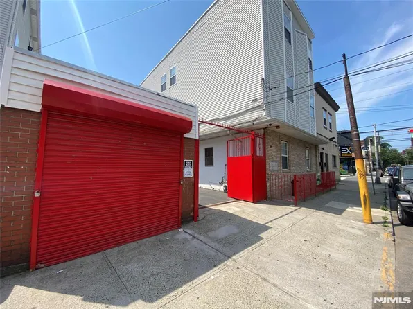 109-111 Fleming Ave, Newark, NJ 07105