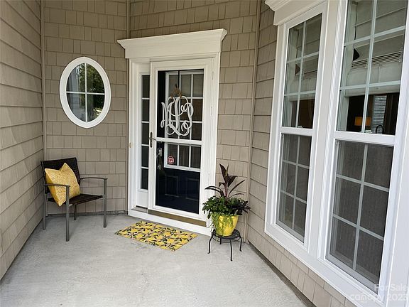 2nd image of 2112 Hartwell Ln
