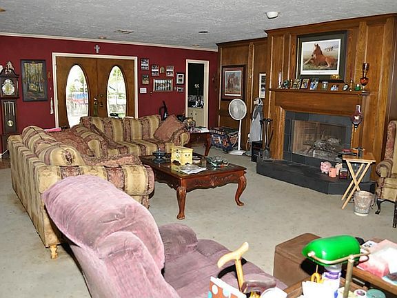 2nd image of 15823 Oleta Ln