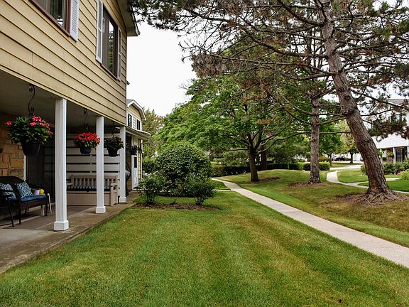 2nd image of 432 Buchanan Ct