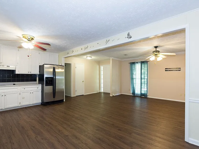 3720 Sunny Hill Dr — Photo 4