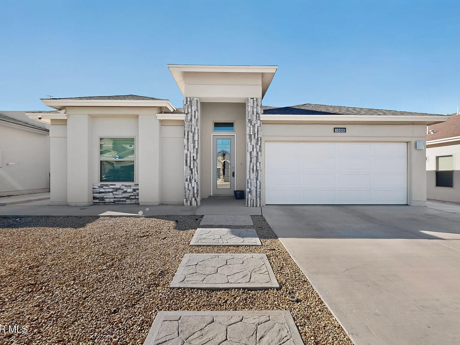 4 bed, 3.0 bath, 1994 sqft, $2,400 — Photo 2