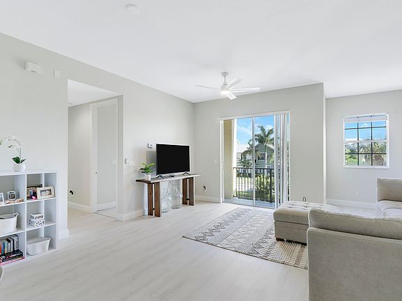 3rd image of 10480 SW Stephanie Way #3206