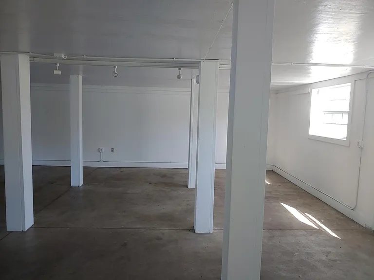 2235 Indigo Ave — Photo 17