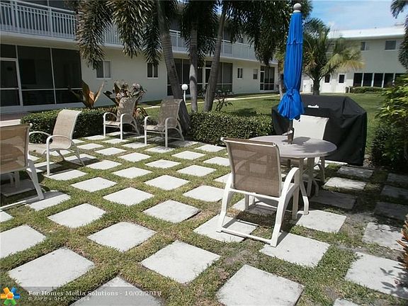 3rd image of 2100 NE 38th St APT 215