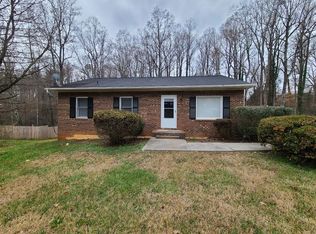 544 Heatherton Ln, Rural Hall, NC 27045