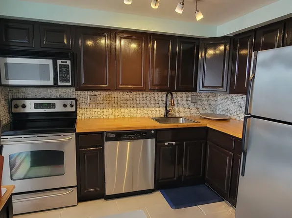 25 Grand Street APT 208, Norwalk, CT 06851