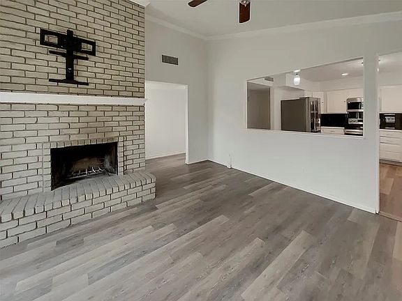 5th image of 1321 Paris Dr #1