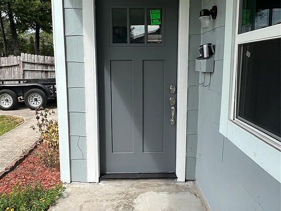 2nd image of 1533 Park Ln