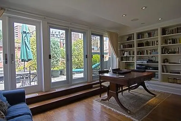 Sold by R New York | media 22