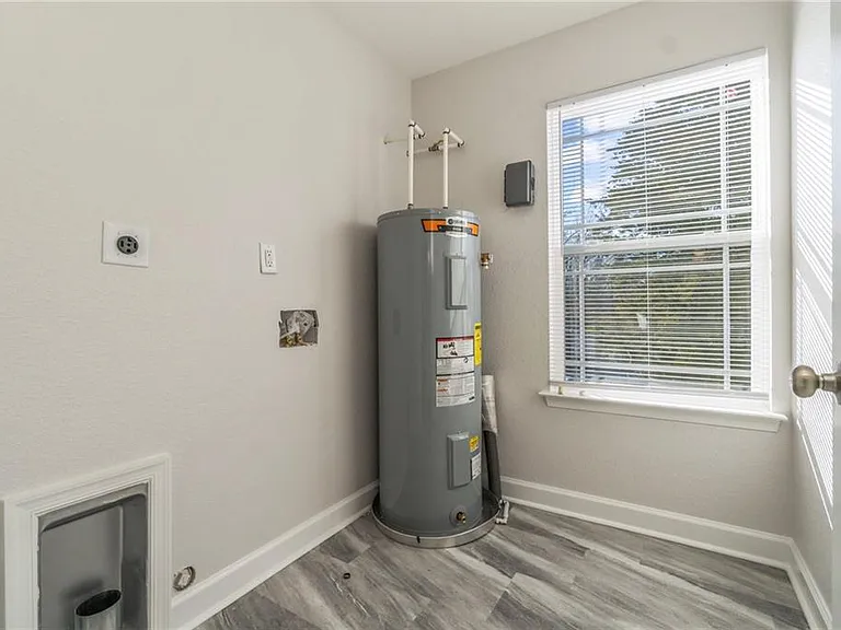 Upstairs Utility/Wash Room