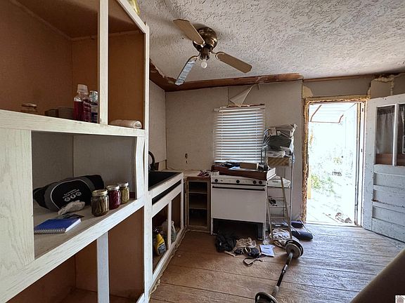 4th image of 417 Watkins St