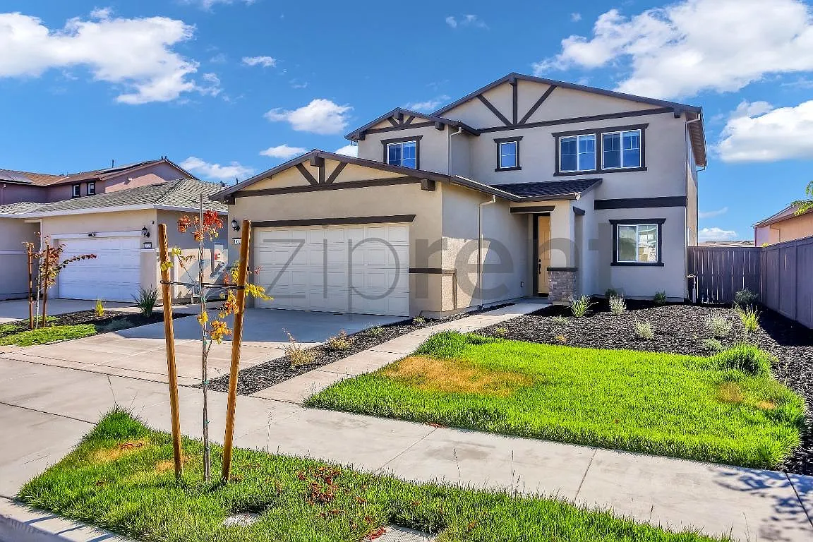 4 bed, 2.5 bath, 2028 sqft, $3,500 — Photo 3