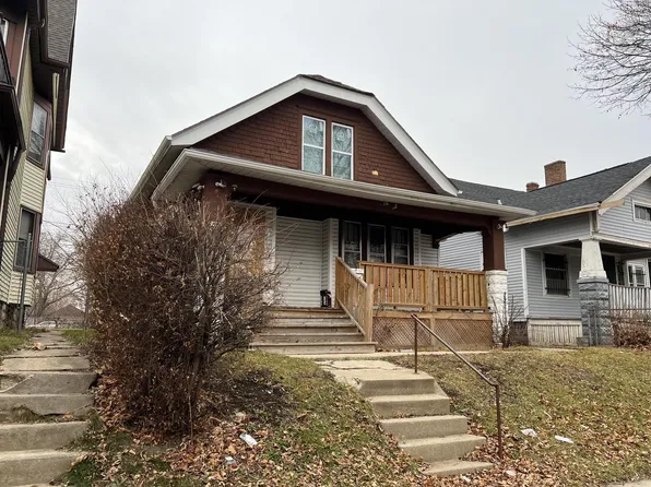 2468 West Auer AVENUE, Milwaukee, WI 53206