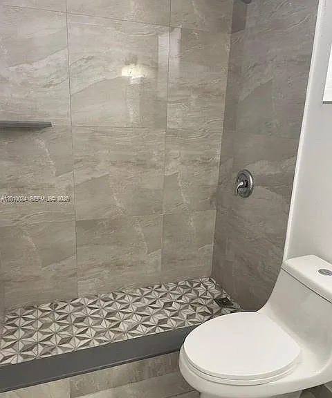 16450 Miami Dr #704 — Photo 7