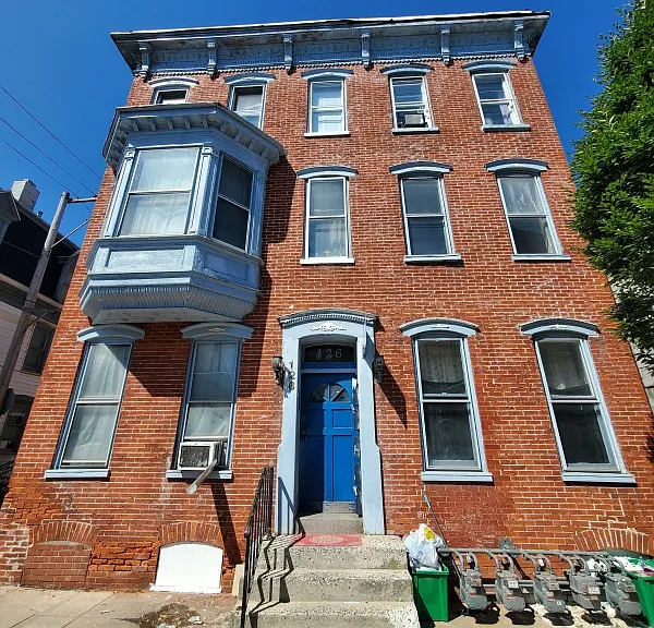 126 S Queen St #5 — Photo 1