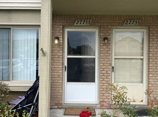 27753 Carini Villa St, Roseville, MI 48066