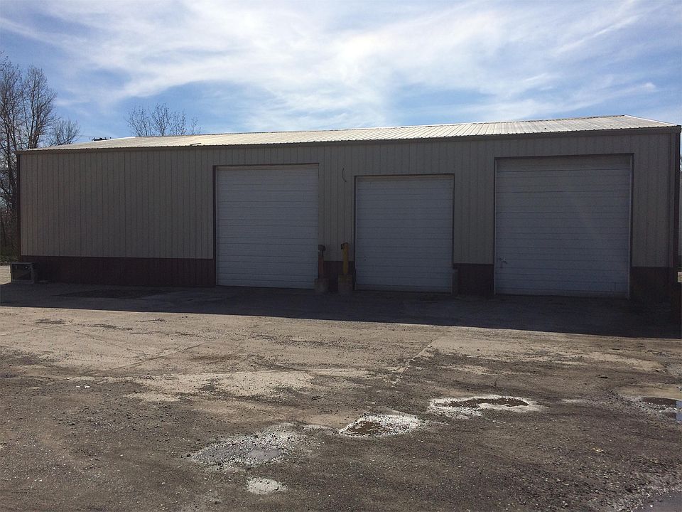 2nd image of 203 N Colfax St