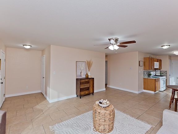 5th image of 462 N Sun Ct