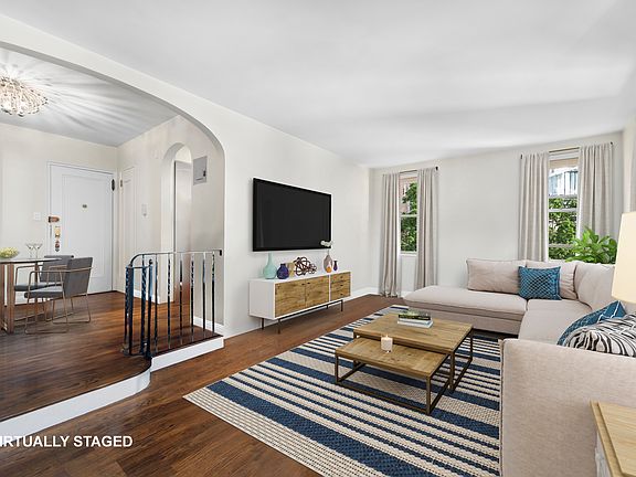 3rd image of 75 Bank St APT 4A