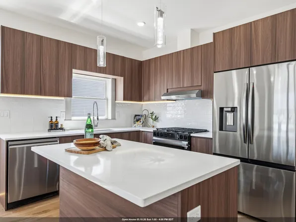 161 Woodlawn Avenue image 1 of 25