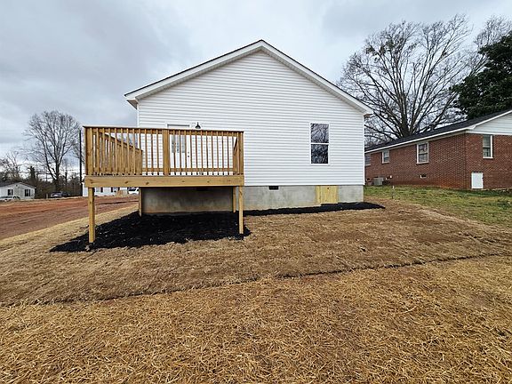 4th image of 403 Tribble St