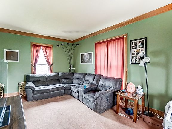 4th image of 218 N Park Ave