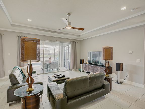 5th image of 4930 60th Avenue Cir E