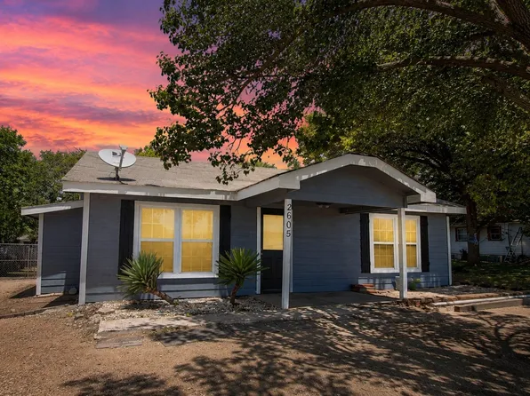 2605 Howard Rd, Waxahachie, TX 75165