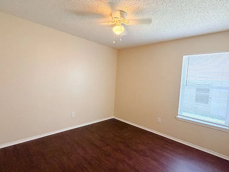 833 Edgehill Rd — Photo 23