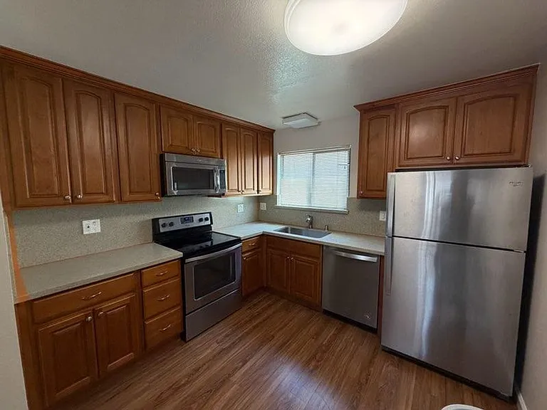 428 S 11th St #4 — Photo 7