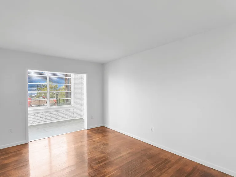 Oakmont Apartments — Photo 47