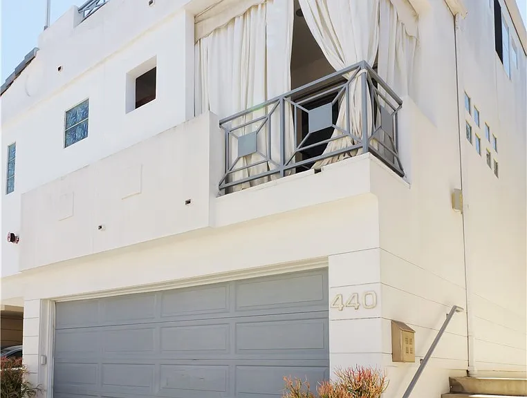 440 Marine Pl — Photo 3