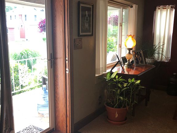 3rd image of 511 Caroline Ave