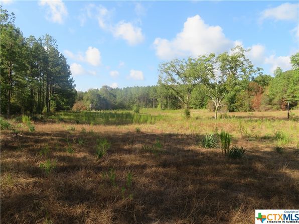999 County Road 1101, Wiergate, TX 75977