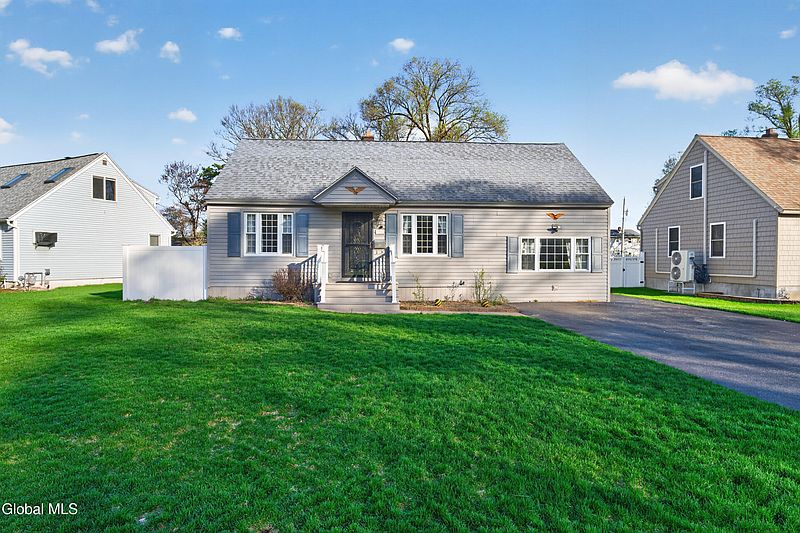 2nd image of 1038 Dudley Road