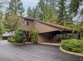 1494 Ross Rd, North Vancouver, BC V7J1V2