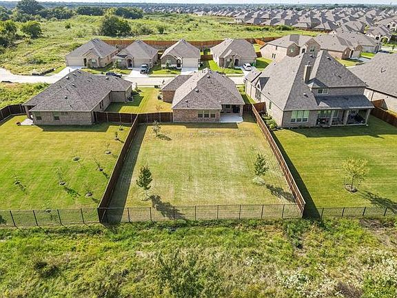 5th image of 2025 Angus Dr