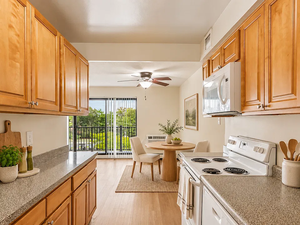 Lexington House Apartment Homes