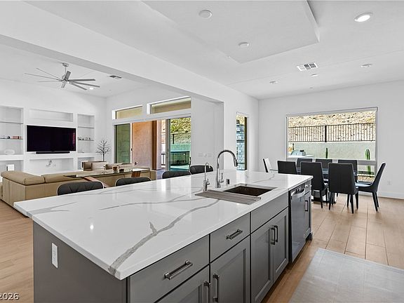 4th image of 153 Mirage View Dr