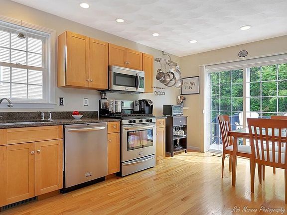 3rd image of 10A Riverview Way #10A