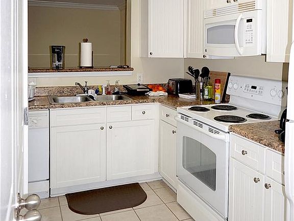 3rd image of 1725 Harvey Mitchell Pkwy S APT 2414